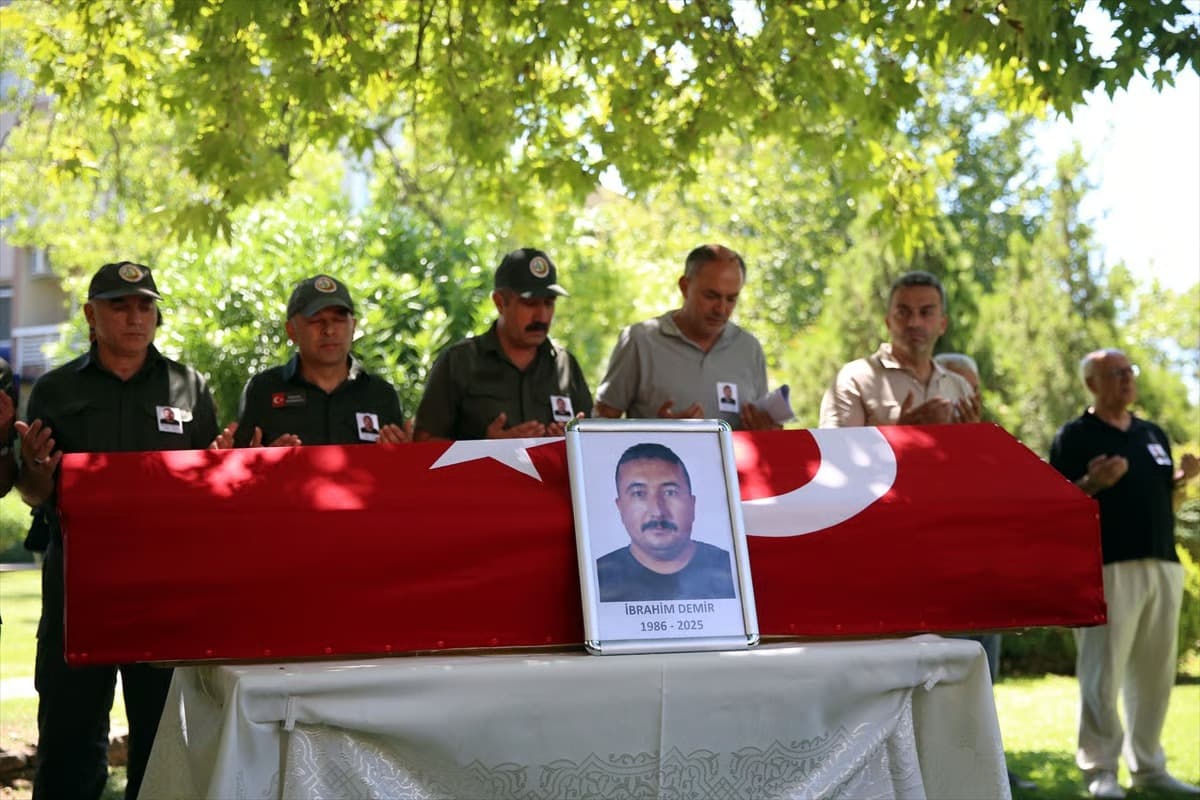 Şehit orman işçisi için cenaze töreni düzenlendi