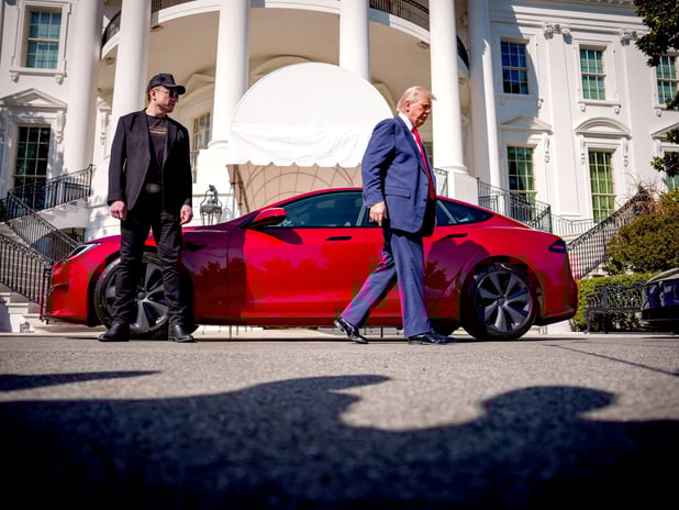 Trump ve Musk kavgası Tesla'yı vurdu: Kayıp 380 milyar dolara ulaştı