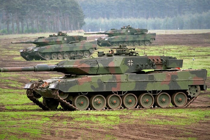 Almanya'dan 25 milyar avroluk tank siparişi