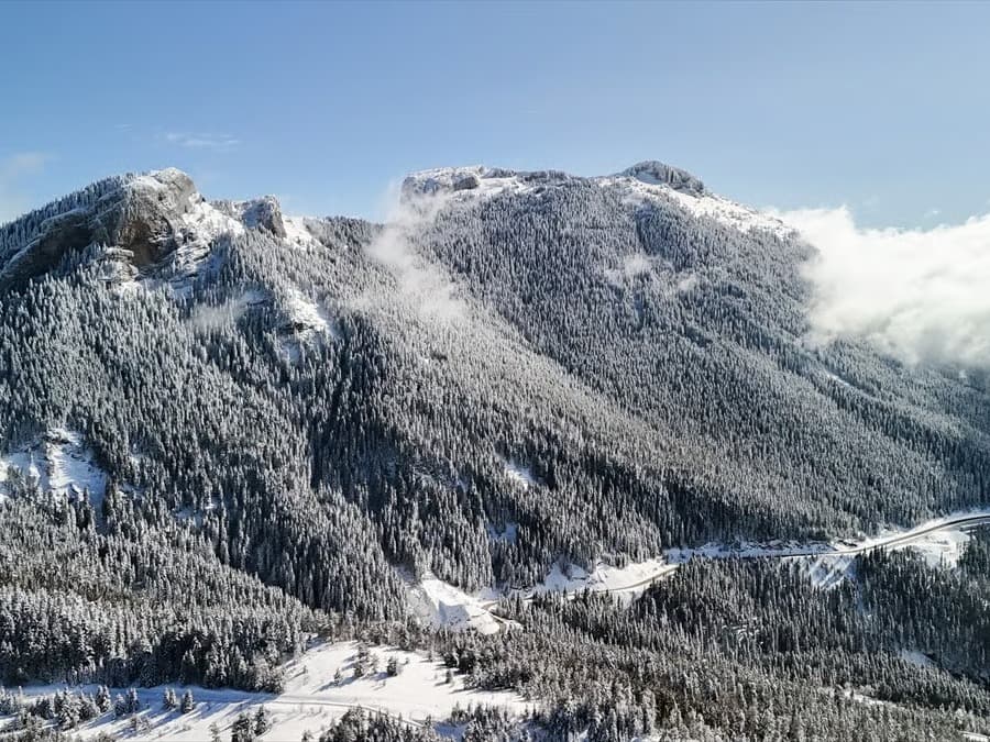 Ilgaz ve Yaralıgöz dağları beyaza büründü