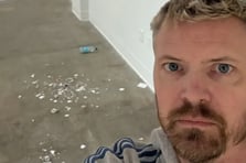 Sanatta yapay zeka tartışması: Eserleri yiyerek protesto etti