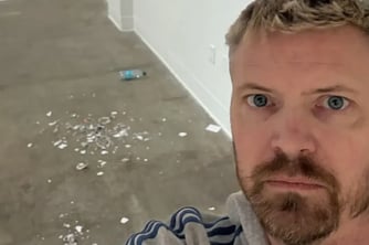 Yapay zekâ tablolarını yiyerek protesto etti