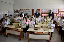 Öğrencilerin karne heyecanı