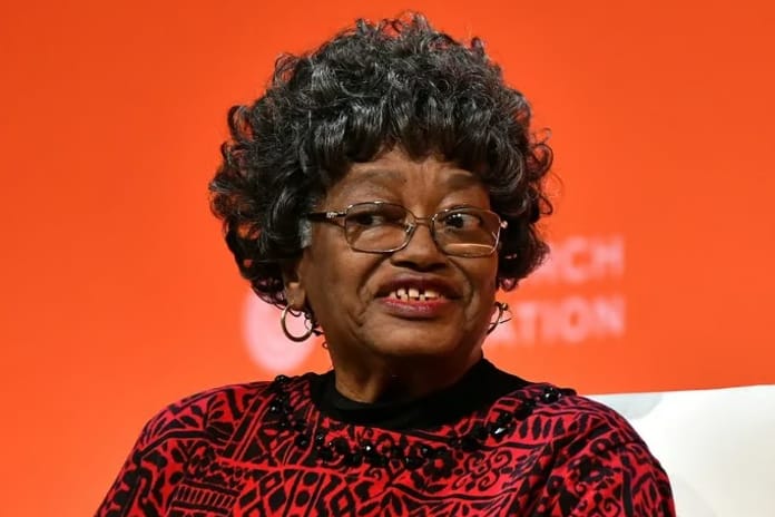 Irkçılıkla mücadelenin sembol ismi hayatını kaybetti