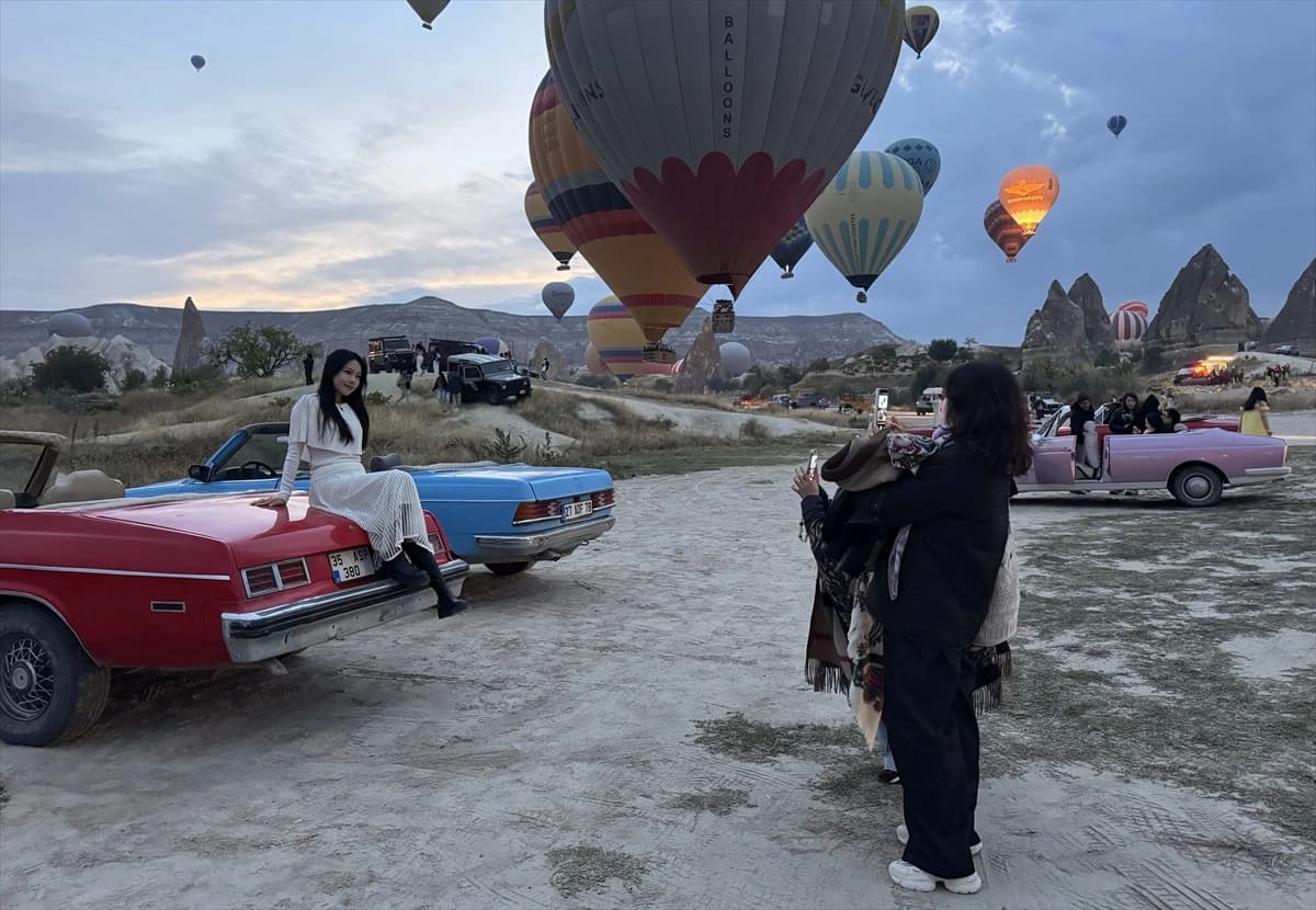Uzak Doğulu turistlerin balon keyfi kameraya yansıdı