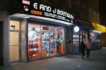 Pokemon mağazasından 100 bin dolarlık koleksiyon çalındı