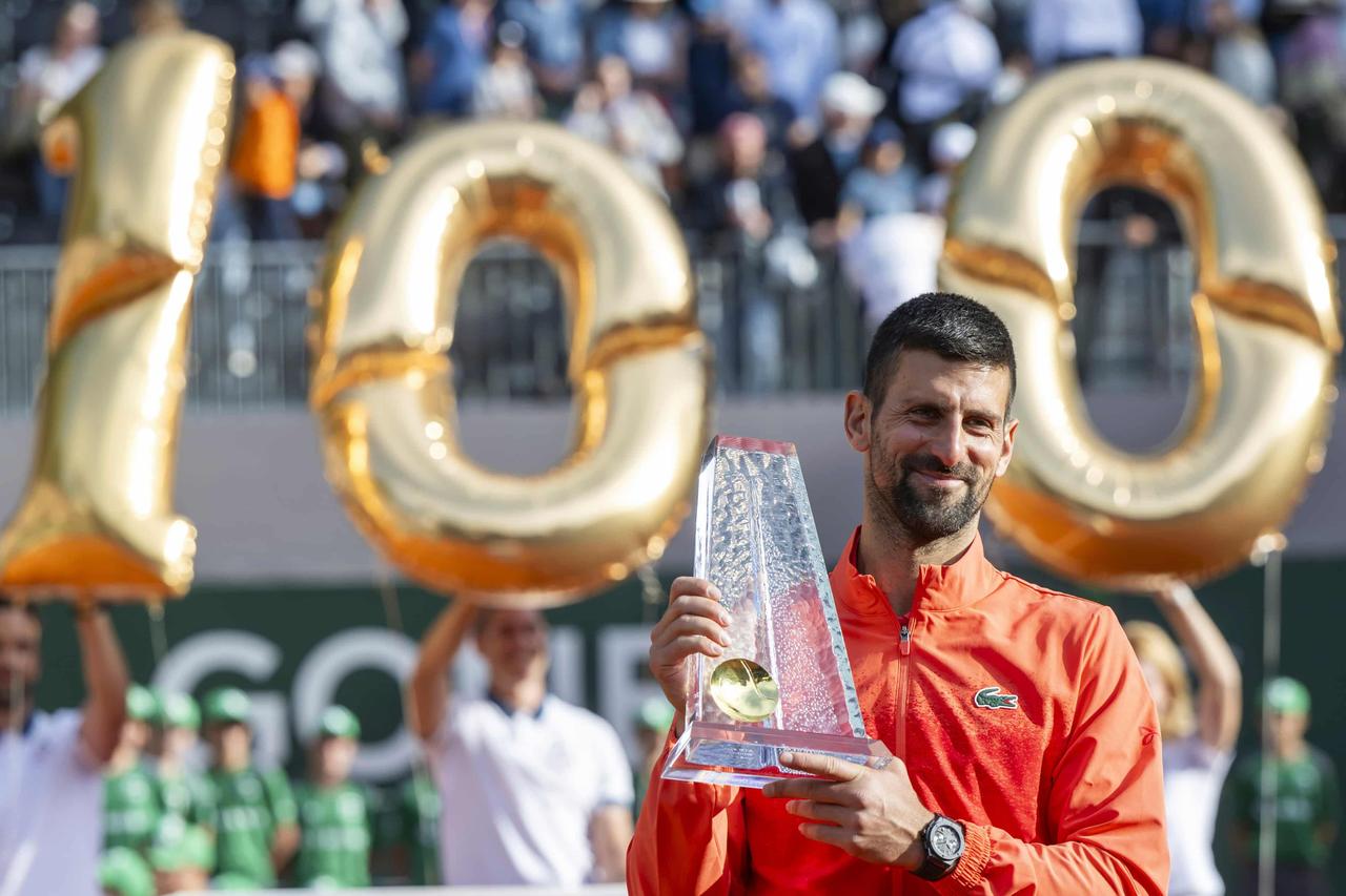 Novak Djokovic "100'ler Kulübünde"