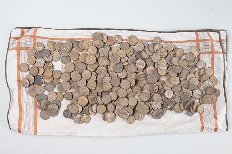 Bir adam 2017 yılında Almanya’da Roma dönemine ait sikkeler buldu ancak bunu 2025 yılına kadar bildirmedi.