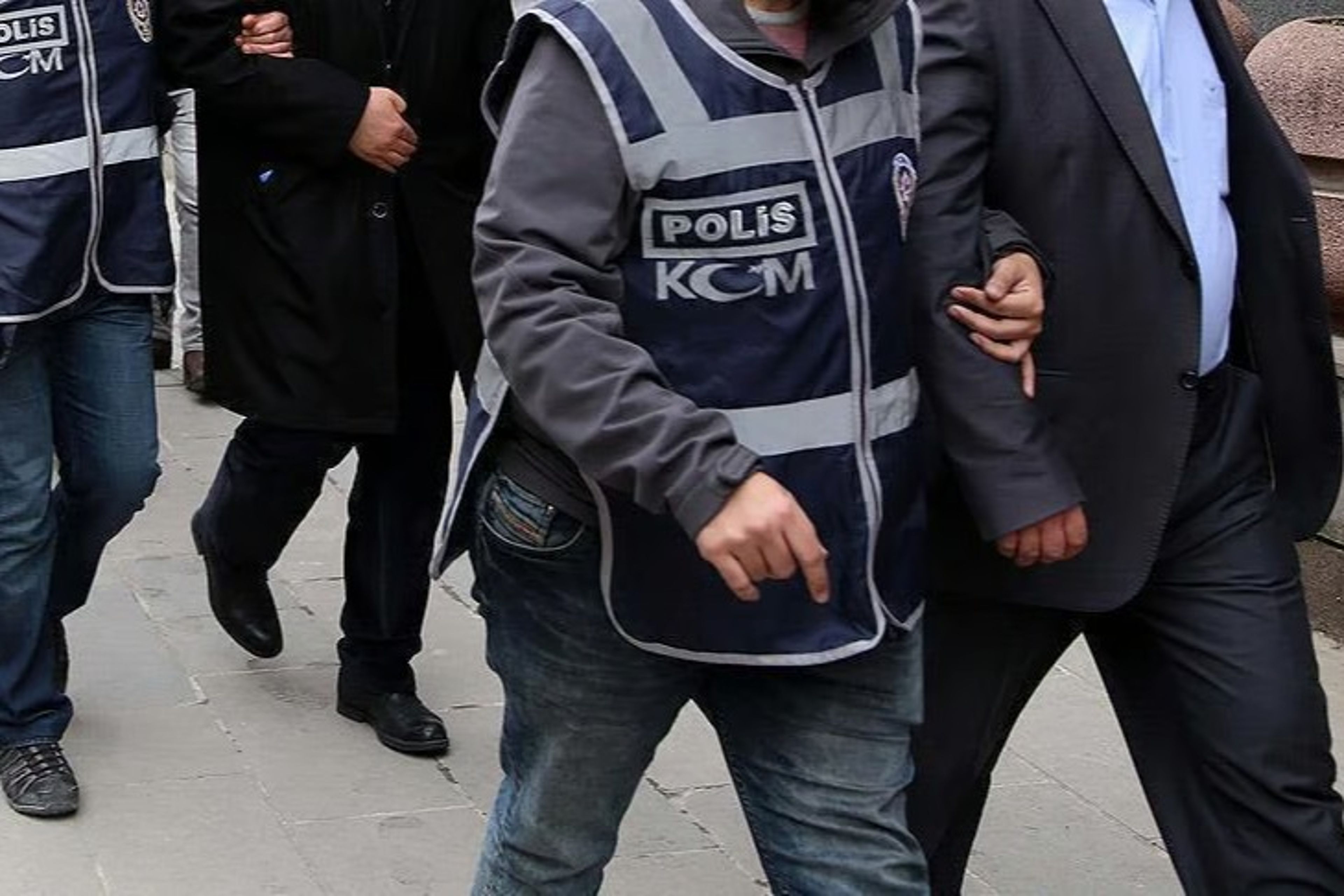 Burdur'da rüşvet operasyonu: 2 memur tutuklandı