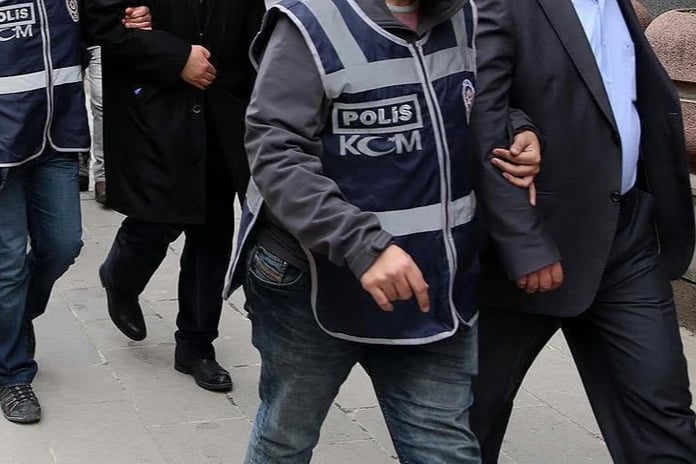 Burdur'da rüşvet operasyonu: 2 memur tutuklandı