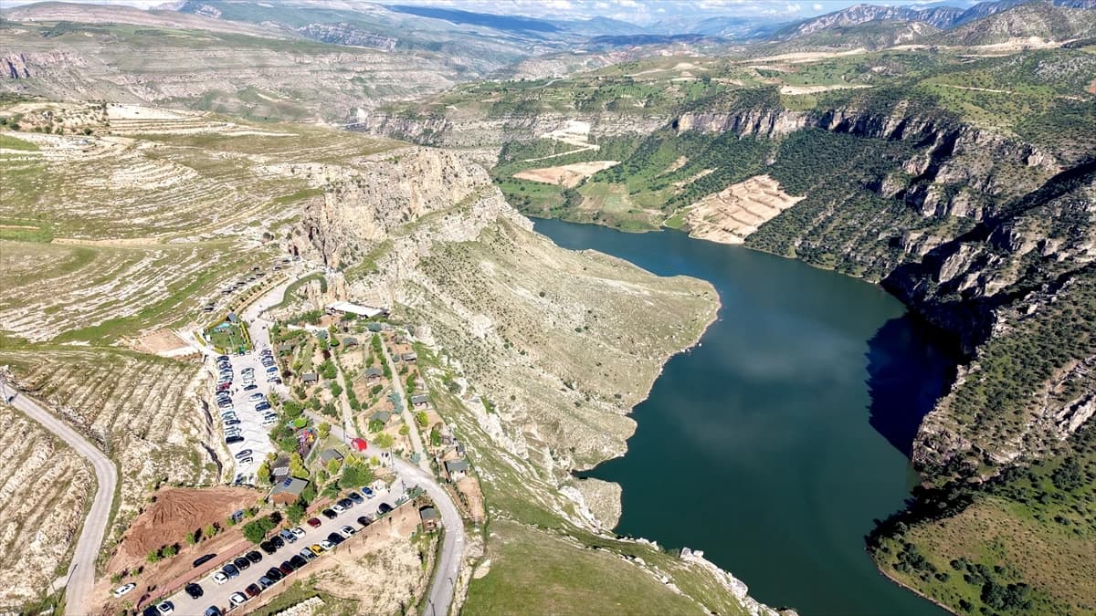 Siirt'te bulunan Botan Vadisi Milli Parkı bayram tatilinde ziyaretçi akınına uğruyor