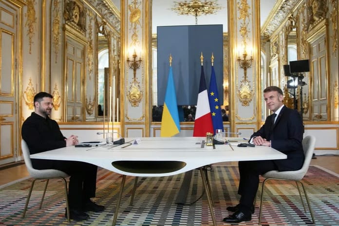 Macron ve Zelenskiy Trump'ın barış planını görüştü