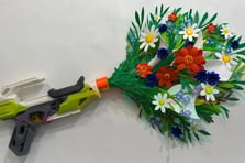 Plastik atıklar sanat eserine dönüşüyor