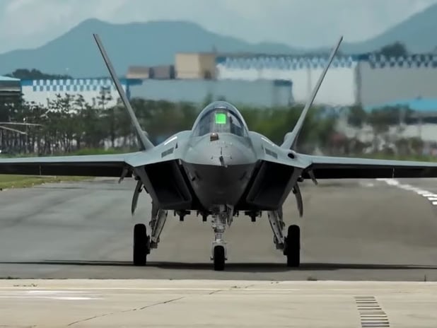 Güney Kore'nin ilk seri üretim KF-21 savaş uçağı tamamlanmak üzere