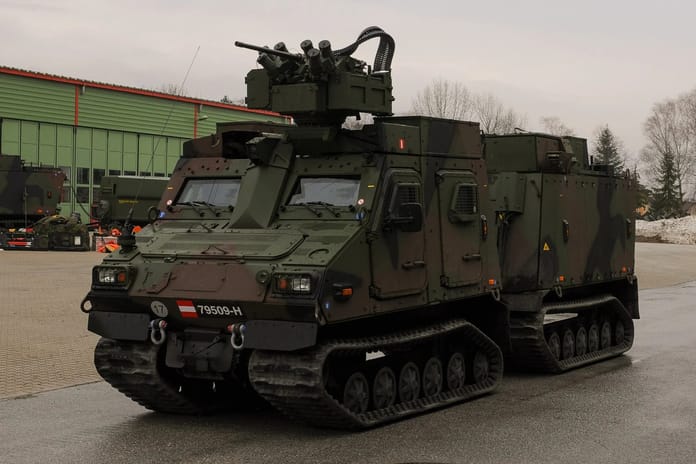 BAE Systems, BvS10 zırhlı araçlarının ilk teslimatlarını gerçekleştirdi