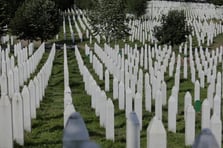 Srebrenitsa’da 30 yıl sonra 7 kurban daha toprağa verildi