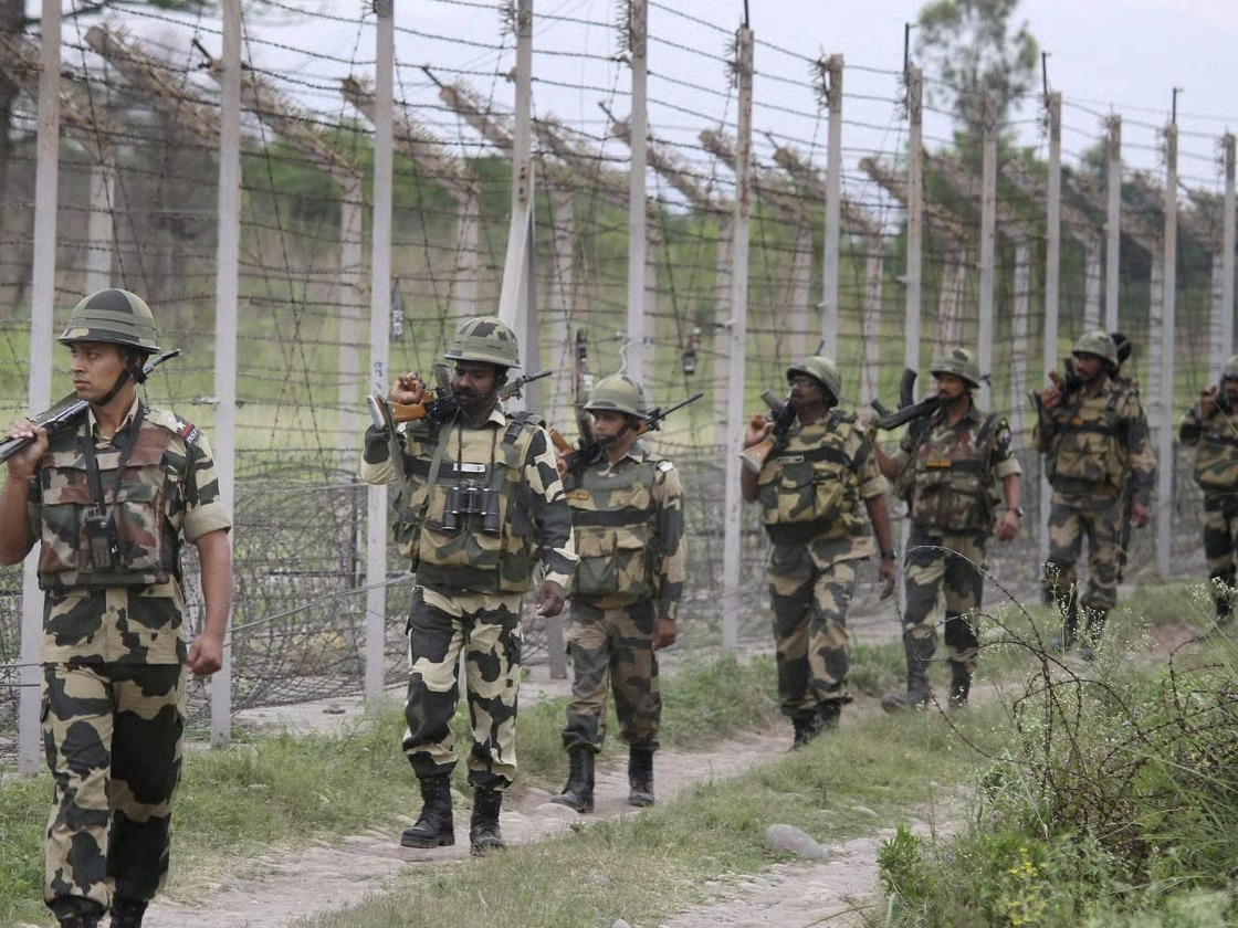 Pakistan, India De-escalate After Border Clashes