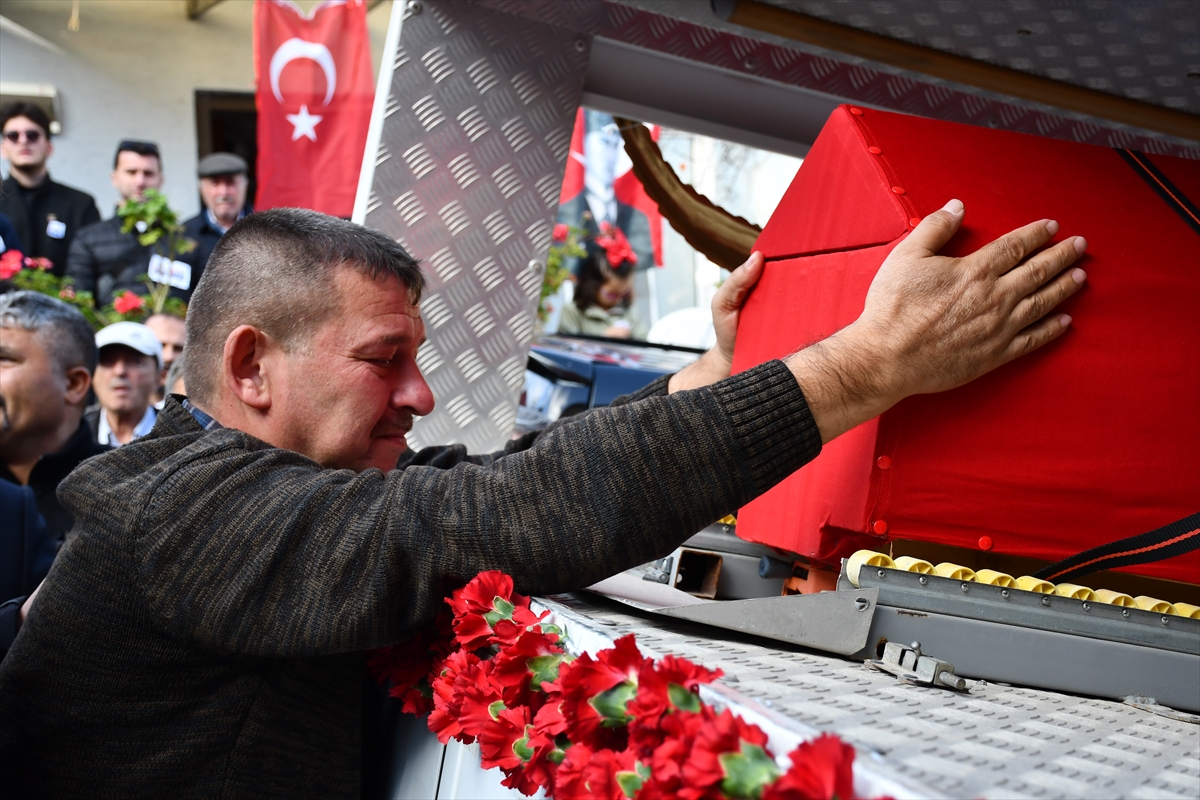 Türkiye için en acı günlerden biri: Şehitler son yolculuğuna uğurlandı
