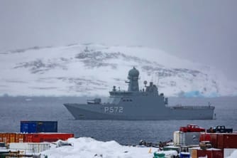 Russia Vows to Boost Arctic Defenses Amid Greenland Tensions