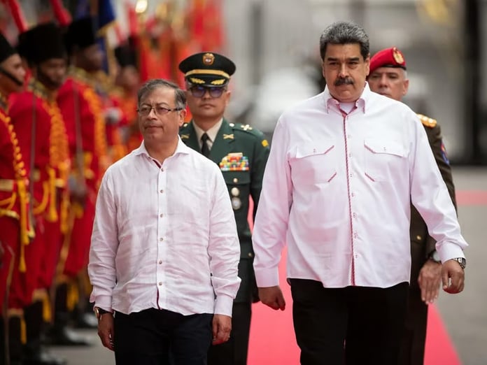 Maduro ABD'nin Kolombiya'da darbe planladığını iddia etti