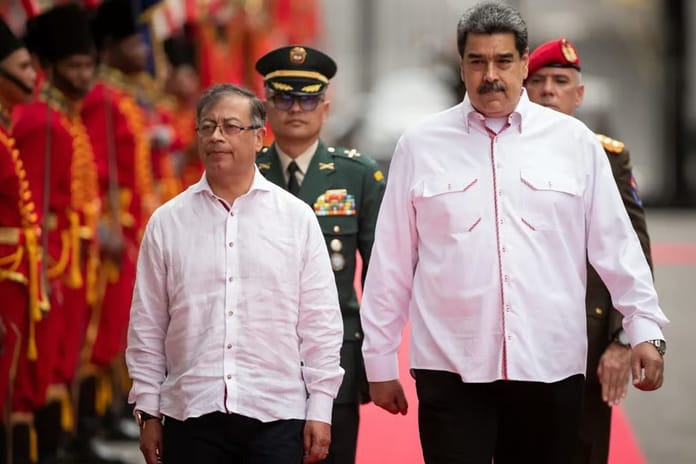 Maduro ABD'nin Kolombiya'da darbe planladığını iddia etti