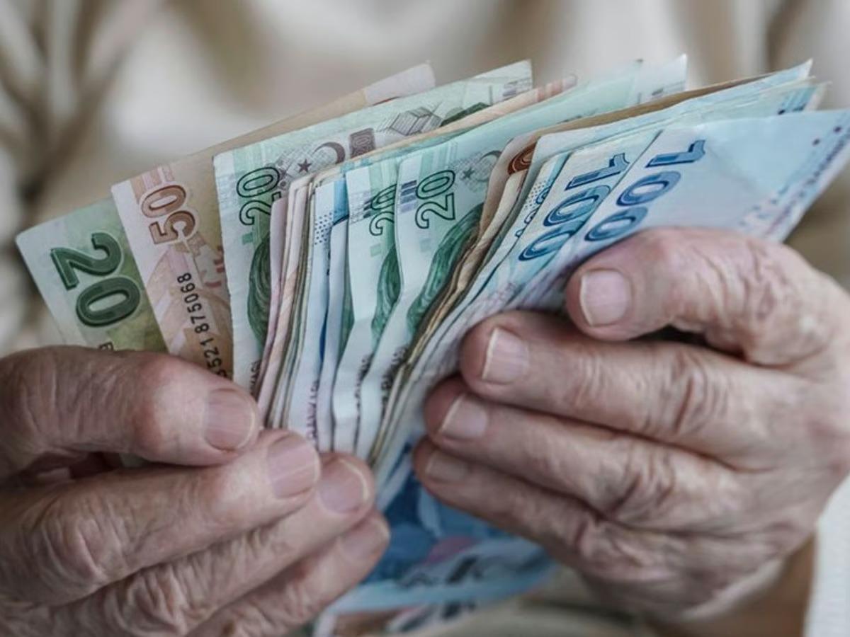 Emekliye bayram ikramiyeleri için tarih açıklandı