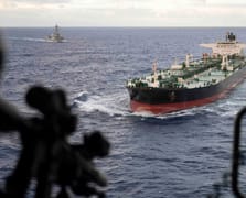 ABD’den okyanus ötesi operasyon: Karayipler’den kaçan tankere Hint Okyanusu’nda el konuldu