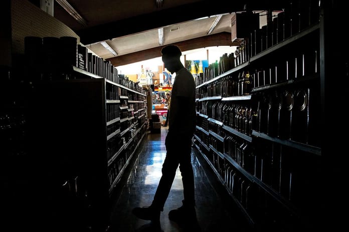 The Guardian: Avrupa'daki 'olağanüstü' elektrik kesintileri neden yaşandı?