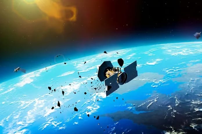 SpaceX’e ait uzay çöpü dünyaya düştü