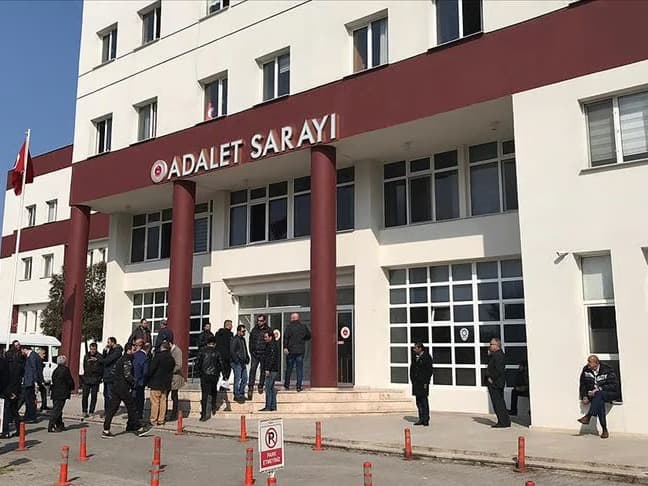 Yalova Belediyesi'ndeki yolsuzluğa ceza yağdı