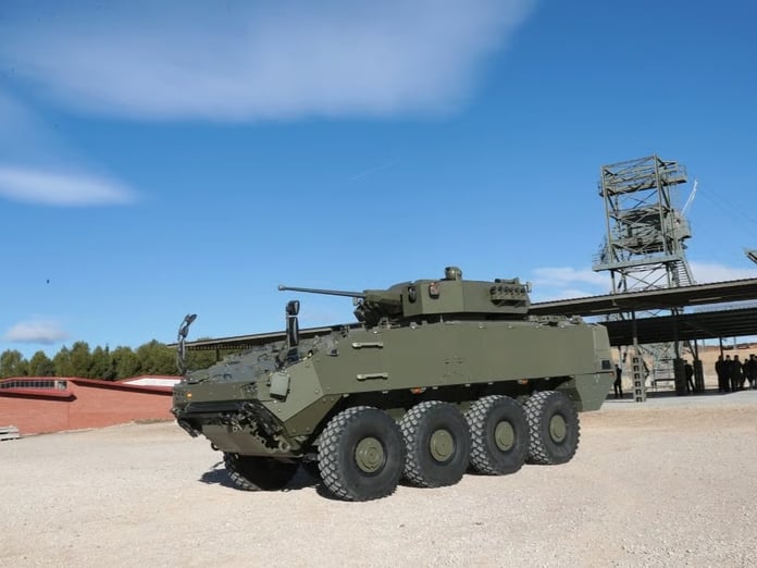 İspanyol ordusu VCR Dragón 8x8 zırhlı araçları sahaya indirdi