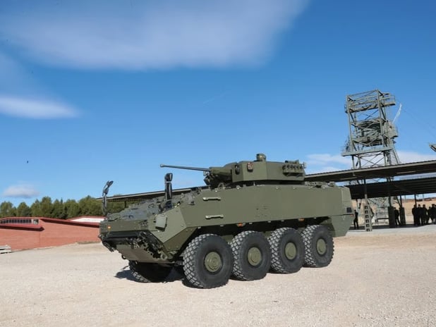 İspanyol ordusu VCR Dragón 8x8 zırhlı araçları sahaya indirdi