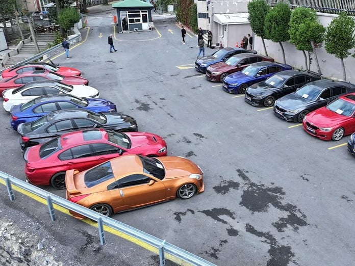 Ağır hasarlı araçları 'change' yapıp satıyorlardı: 5 ilde 24 gözaltı!