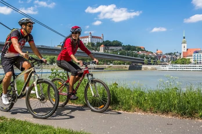 Slovakya'da hız sınırı kararı dalga konusu oldu