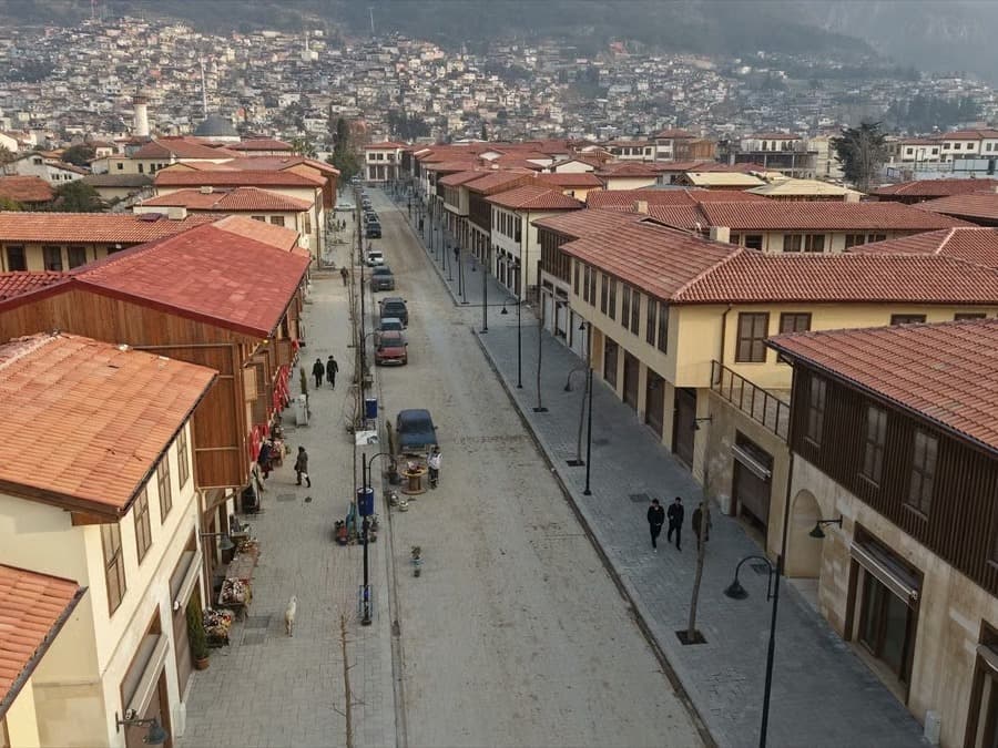 Tarihi Uzun Çarşı’da esnafa Nisan müjdesi