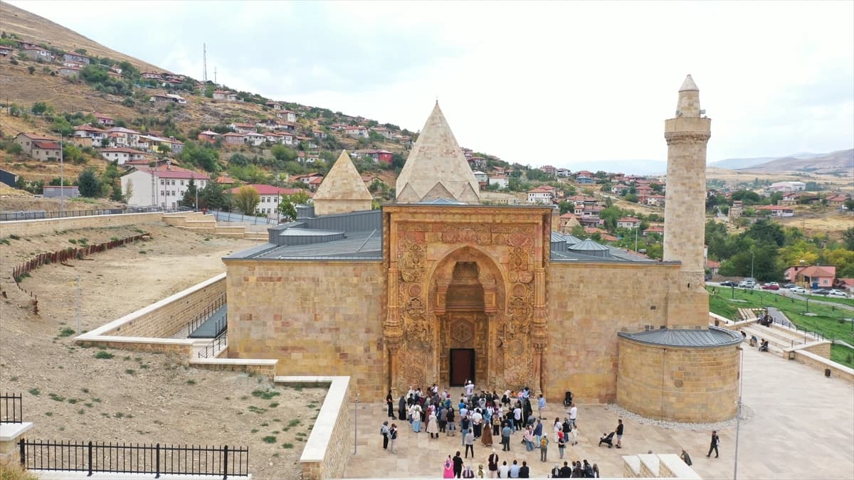 Divriği Ulu Camii ve Darüşşifasına ziyaretçi akını