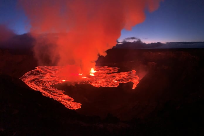 Hawaii'deki Kilauea Yanardağı lav püskürttü