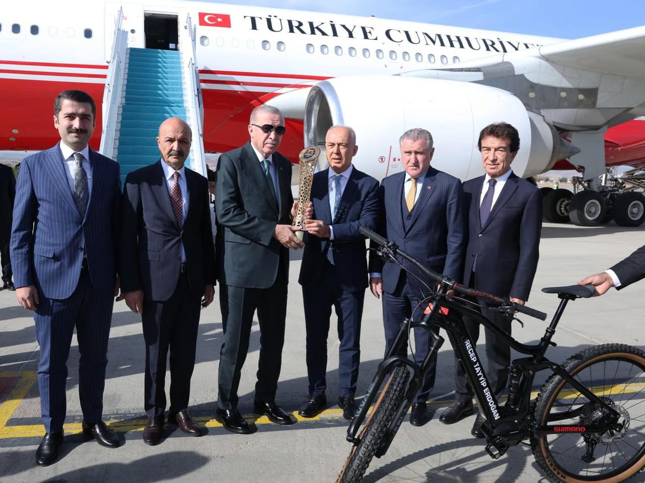 Cumhurbaşkanı Erdoğan’a 60. yıl bisikleti