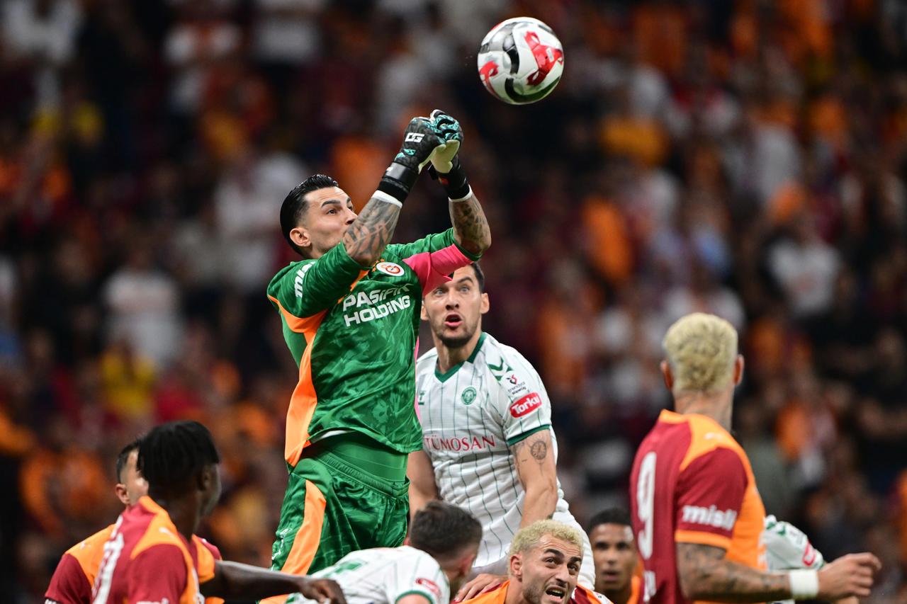 Avrupa'da sarı kırmızı duvar: Galatasaray ve Göztepe'den Avrupa'da savunma dersi
