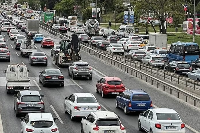 İstanbul'da yollar kapanıyor: Alternatif güzergahlar açıklandı