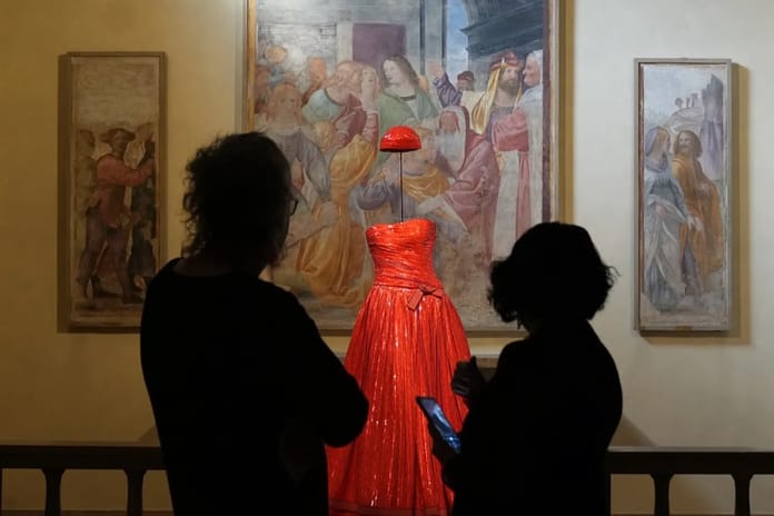 Milano’da Giorgio Armani’ye sanatla veda