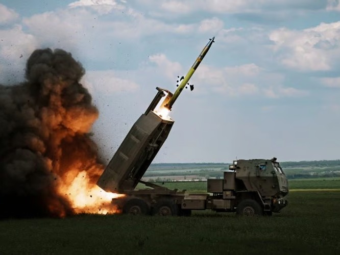 Estonya, ABD ile ek HIMARS alımı için müzakerelere hazırlanıyor