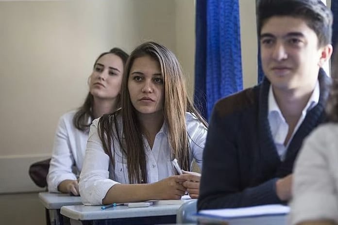 Bakanlık duyurdu: Liselerde madde ve tütün bağımlılığı taraması başlıyor