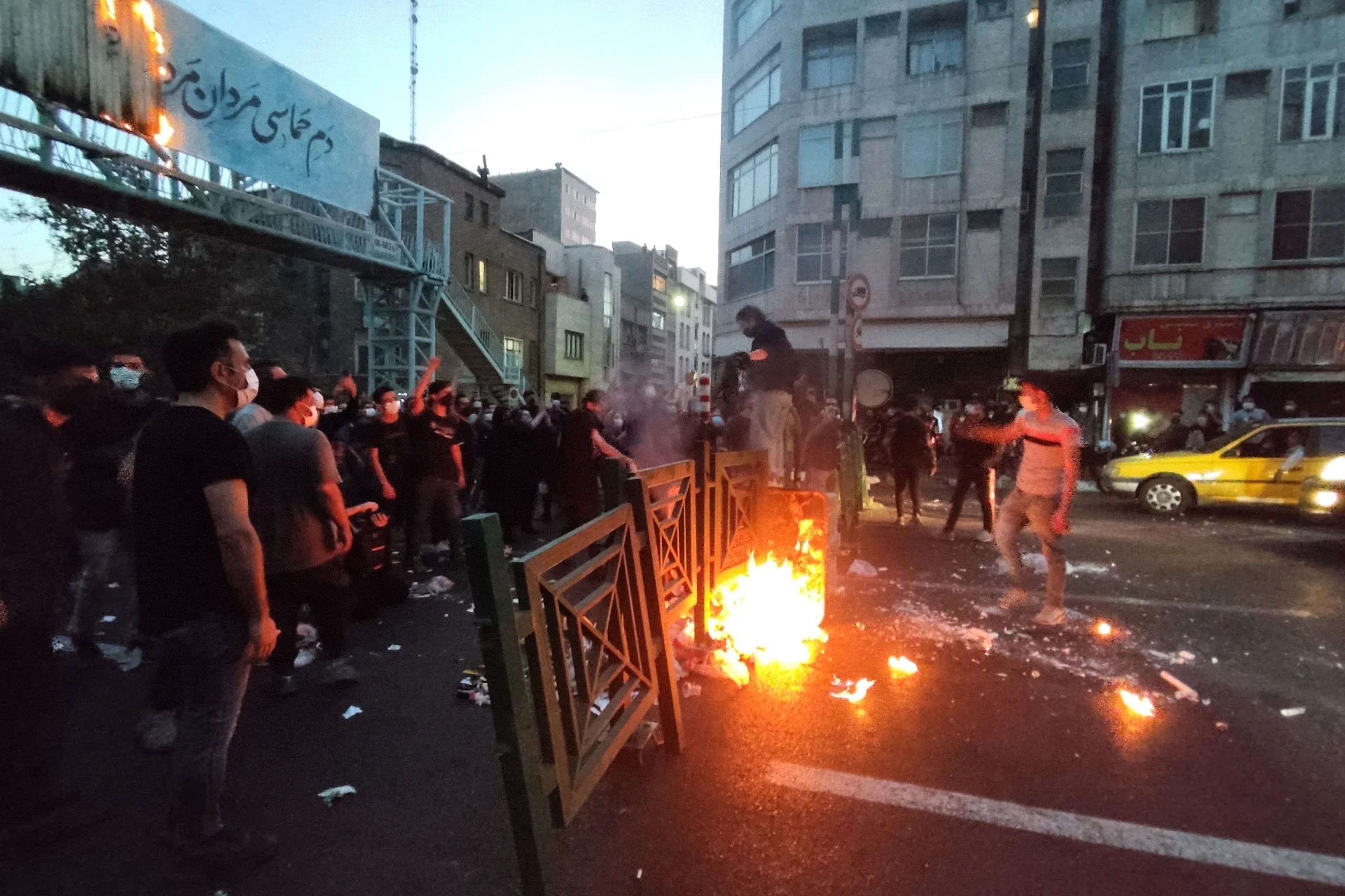İran protestolarında ölenlerin sayısı 6 bin 373'e yükseldi