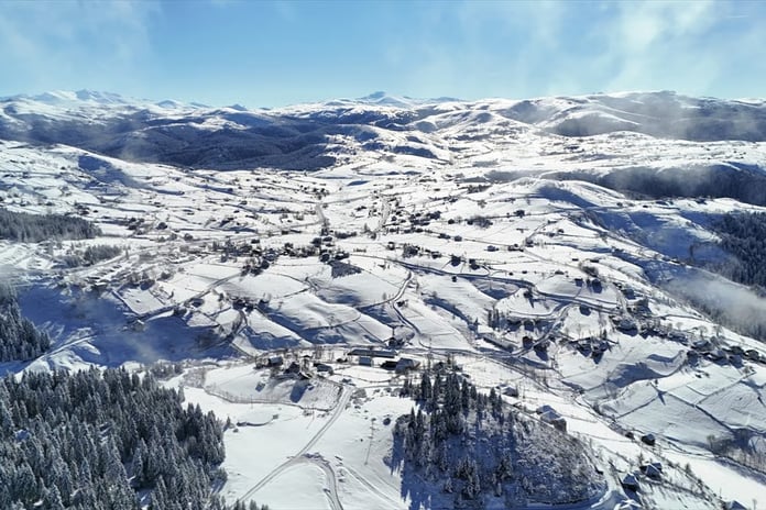 Ordu’da karlı ve sisli muhteşem manzara