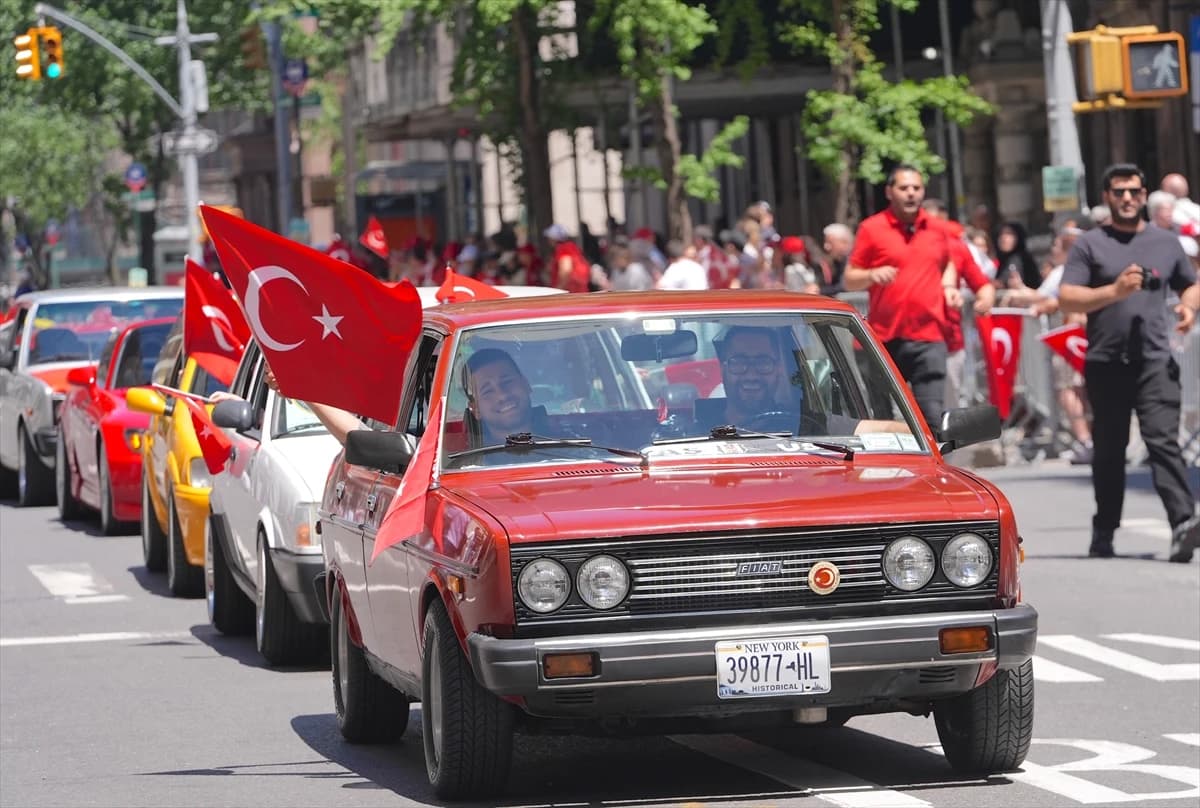 New York'ta Türk Günü Yürüyüşü düzenlendi