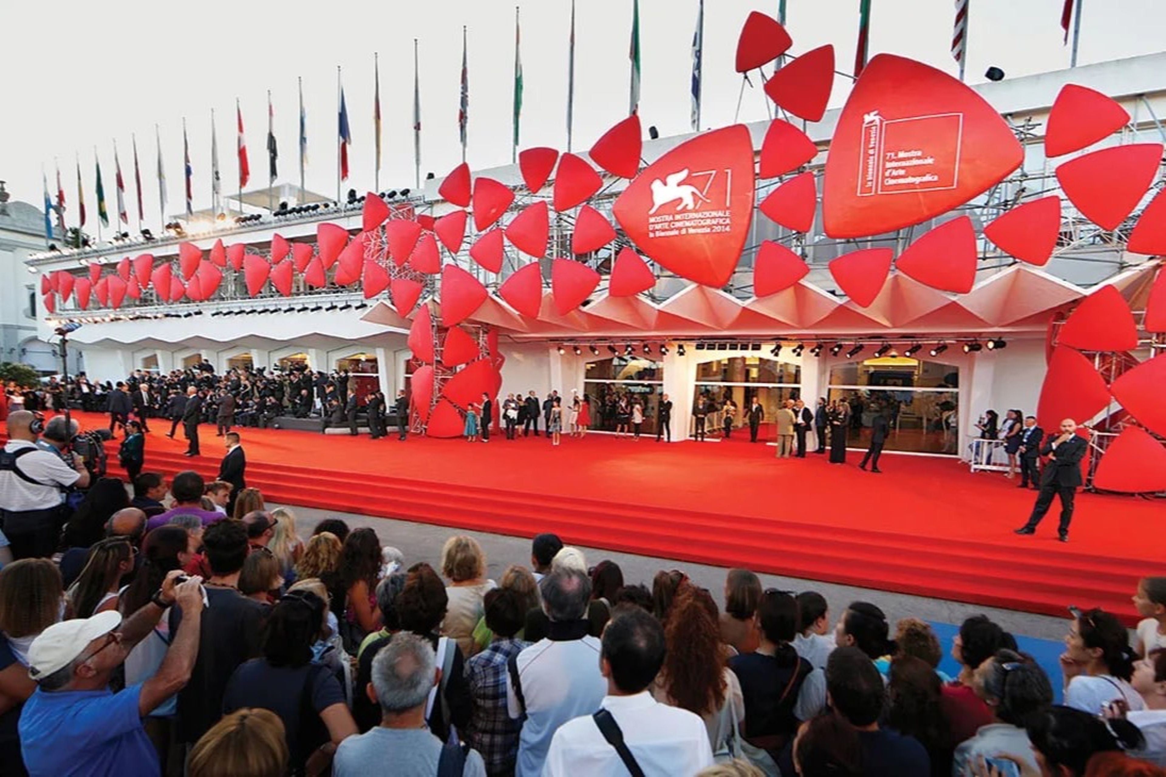 Venedik Film Festivali’nde dakikalarca alkışlanan filmler