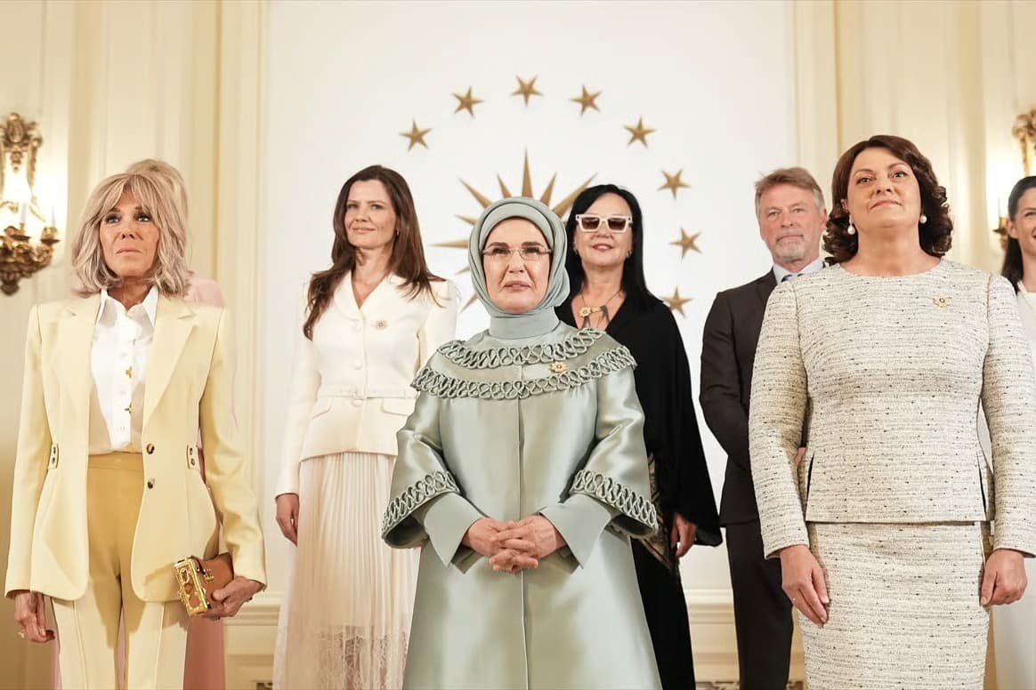 Emine Erdoğan NATO Zirvesi'nde lider eşlerine seslendi! 
