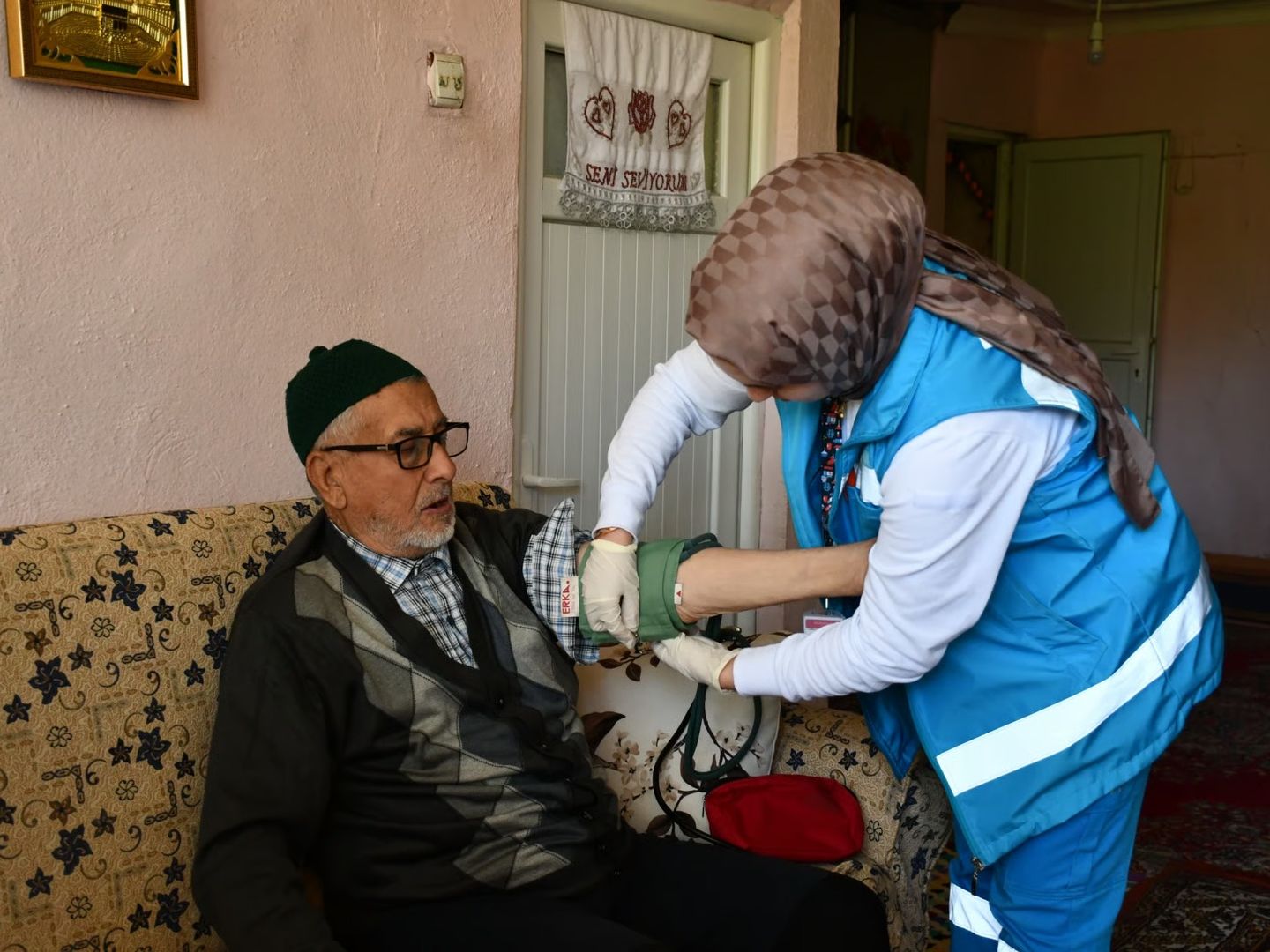 Sağlıkta yeni dönem: Evde Sağlık ve Palyatif Bakım Yönetmeliği yürürlüğe girdi