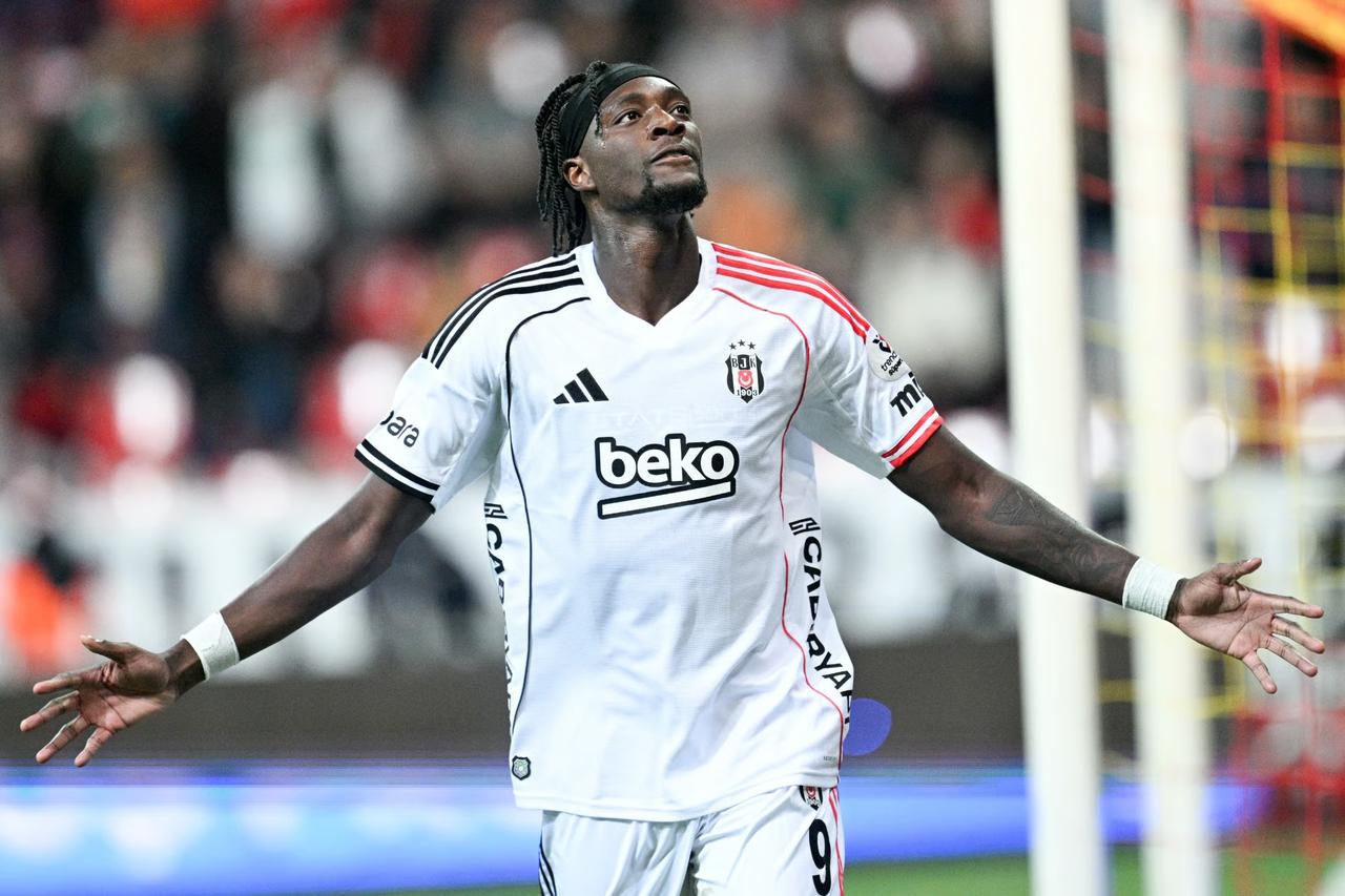 Abraham resmen Villa'da: Beşiktaş'ın kasası doldu